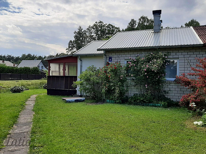 Pārdod dvīņumājas daļu. Māja ar visām ērtībām; apdzīvojama visu gadu. 
Īpašums atrodas pie kāpām, 15 Саулкрасты - изображение 1