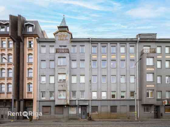 Продаётся коммерческая недвижимость на улице Ластадияс.  В продаже часть здания Rīga
