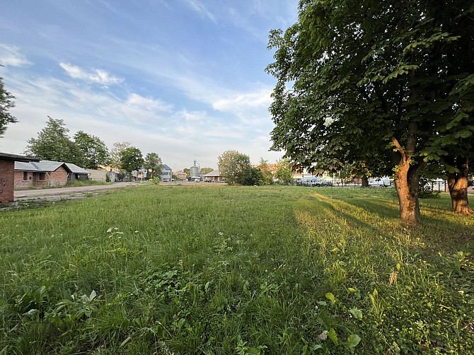 Pārdod zemes gabalu Jelgavas centrālajā daļā. Zemes gabals 2030 kv.m., atrodas sabiedriskās un darīj Елгава и район - изображение 4