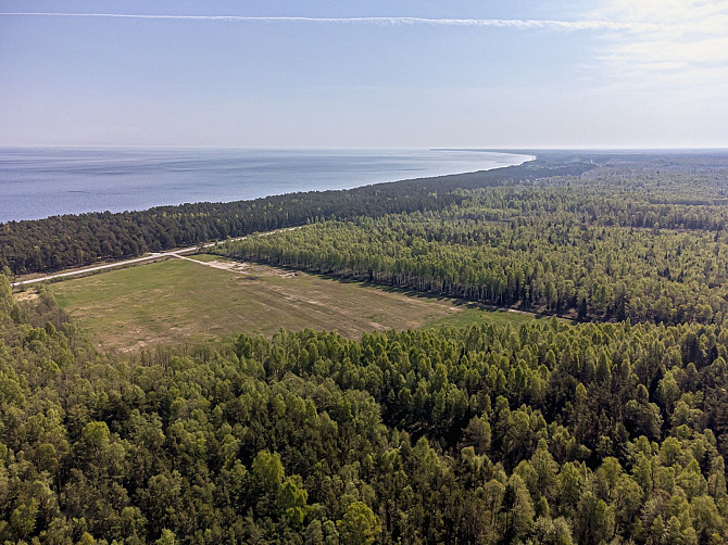 Pārdod  gruntsgabalu, kas paredzēts privatai apbūvei, Plieņciemā, 300 m no jūras. Zemes gabala izman Тукумс и район - изображение 3