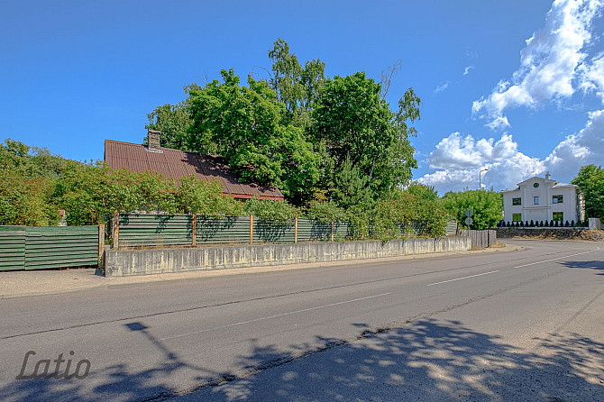 Pārdod izsolē līdz 04.03. ar solīšanas soli 500EUR mazu vienstāva privātmāju ar divām Rīga - foto 3