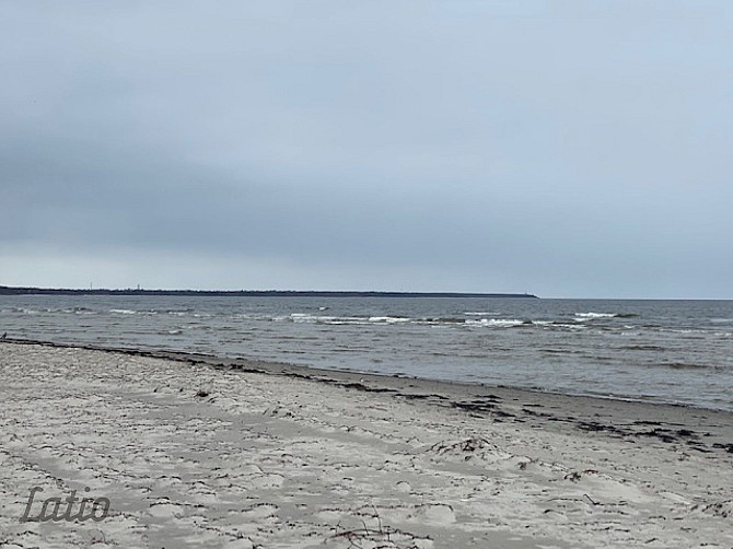 Tiek pārdots ekskluzīvs zemes gabals ļoti skaistā vietā jūras tuvumā savrupmājas Jūrmala - foto 1
