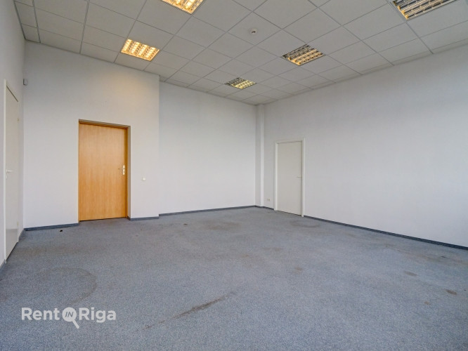 Kvalitatīvs, kompakta izmēra birojs renovētā ēkā  Ganību dambī 24D.  Birojs atrodas ēkas Rīga - foto 4