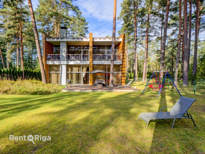 Tiek pārdota skaista divstāvu privātmāja pie jūras.  Ekskluzīva iespēja iegādāties māju Rīga - foto 3