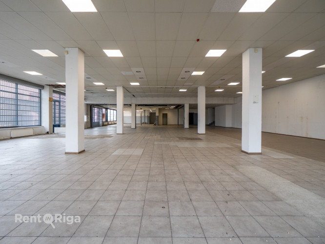 Iznomā tirdzniecības telpas Pildas ielā 16, Rīgā.  Telpas atrodas ēkas 1. stāvā ar tiešu Rīga - foto 5