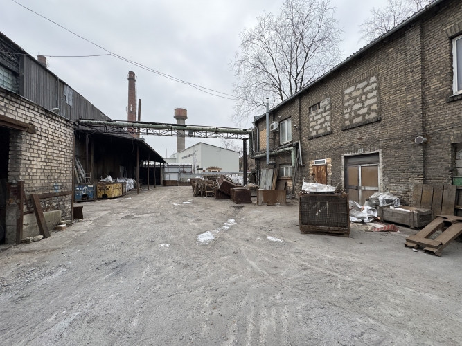 Teritorija un ražošanas ēkas Sarkandaugavā.  Ēku kopējā platīb 2337 m2; Zemes kopējā Rīga - foto 8