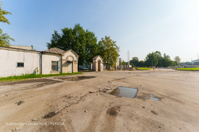 Konferenču zāle, ko iespējams iekārtot par atvērtā tipa biroju. Braslas iela 24.  Iznomā Rīga - foto 6