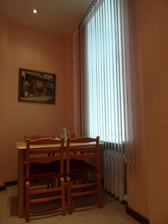 3-bedroom apartment for long term rent in the center of Riga near the Skonto stadium. The apartment  Рига - изображение 9