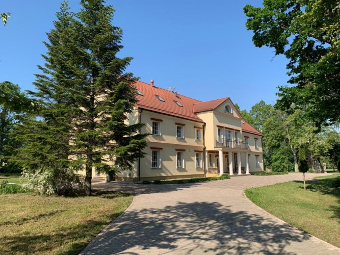 Ziemupes muiža pie Baltijas jūras. Īpašums atrodās starp Liepāju un Pāvilostu.  + Klusa un mierpilna Лиепая - изображение 2