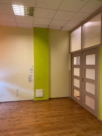 Tirdzniecības vai biroja telpas ar augstu komerciālo potenciālu Rīgas centrā.  Īpašums Rīga - foto 7