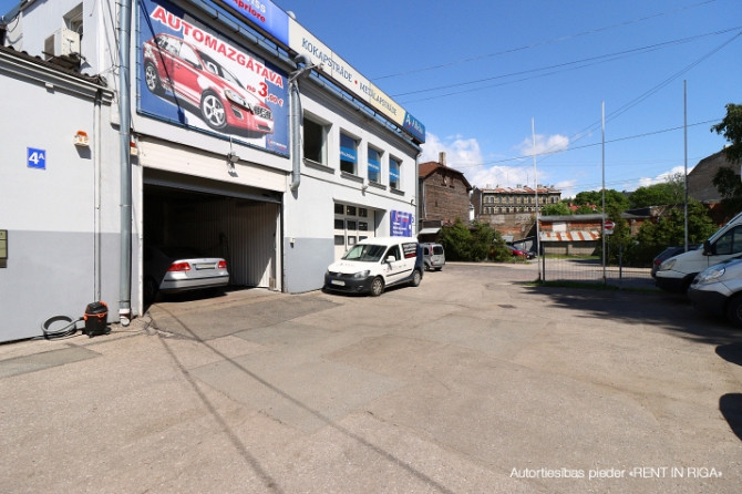 Tirdzniecības- noliktavas ēka Centrā.  + Zemes platība 1420 m2 (īpašumā); + Ēkas kopējā Rīga - foto 3
