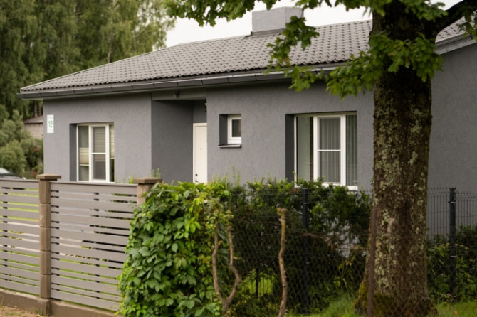 For long term rent: a compact, very cozy and tastefully furnished house with a terrace. The house is Cигулда - изображение 1