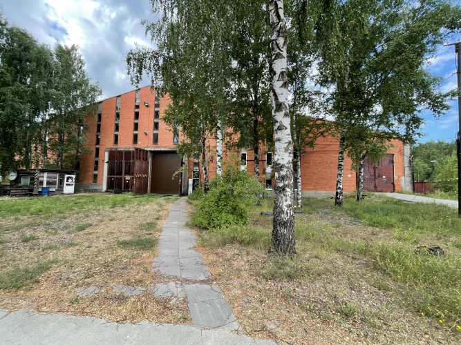 Iznomājam neapkurināmas noliktavas ar dzelzceļa rampām.  Apsargājama, asfaltēta teriotrija, Rīga - foto 1
