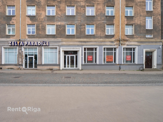 Telpas tirdzniecībai pie Strēlnieku laukuma.  + 1. stāvs 142 m2. + Platība sastāv no zāles, Rīga - foto 1