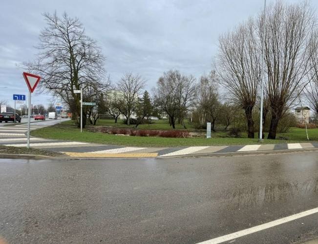 Land in Salacgrīva in a highly visible location, on the side of the main street (RigaAinaži highway) Саласпилс - изображение 2