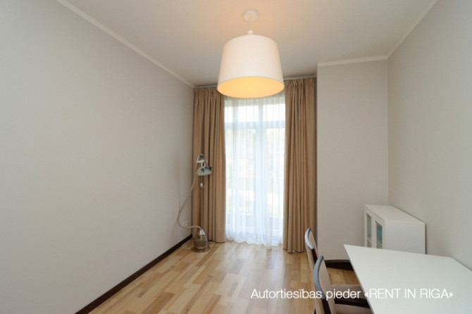 Tiek pārdots mājīgs un gaišs dzīvoklis kluba mājā Jurmala Palace. Studijas tipa viesistaba Jūrmala - foto 7