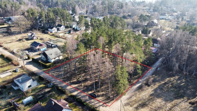 Pārdod lielu, regulāras formas zemes gabalu Jūrmalā, Valteros savrupmāju apbūves teritorijā. Jūrmala - foto 1
