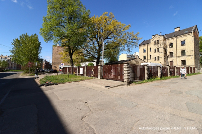 Tiek iznomāta biroja telpa Valmieras ielā netālu no Ģertrūdes ielas. Birojs atrodas ēkas 2. Rīga - foto 8