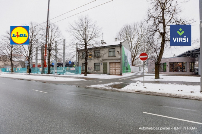Tiek pārdota divstāvu ēka Teikā.   + Kopējā mājas platība 175 m2. + Zemes platība ~ 677 Rīga - foto 1