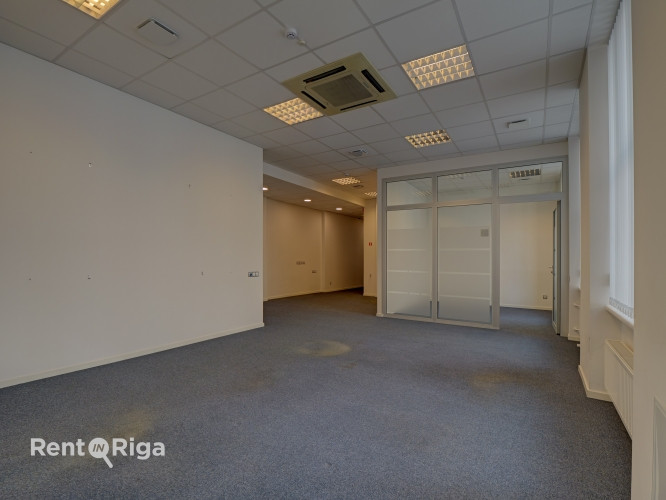 Tiek iznomātas kvalitatīvas biroja telpas ar kopīgo platību 755,10 kvadrātmetri, pilsētas Rīga - foto 3