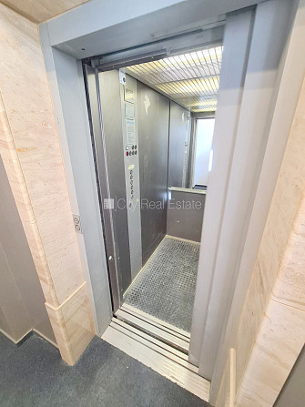 Pagalma ēka, renovēta māja, slēgts pagalms, ieeja no ielas un pagalma, ir lifts, kāpņu telpa Rīga - foto 17
