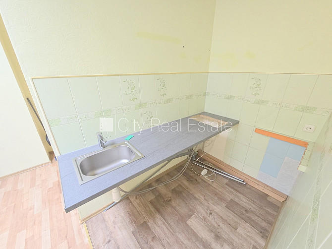 Fasādes māja, renovēta māja, vieta automašīnai, ieeja no pagalma, mansards, kāpņu telpa Rīga - foto 10