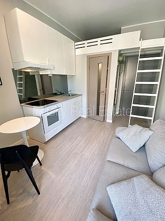Fasādes māja, renovēta māja, slēgts pagalms, ieeja no ielas, kāpņu telpa pēc kapitālā Rīga - foto 5