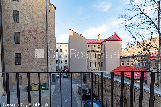 Fasādes māja, renovēta māja, fasāde ar dekoratīvo apmetumu, slēgts pagalms, ieeja no ielas Rīga - foto 3