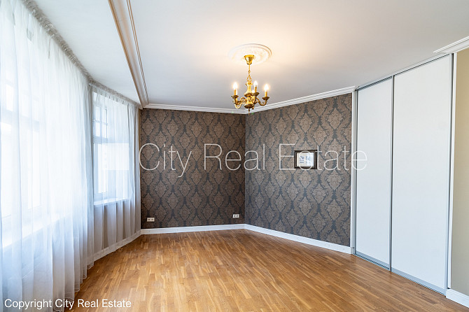 Fasādes māja, renovēta māja, slēgts pagalms, vieta automašīnai, ieeja no ielas un pagalma, Rīga - foto 4