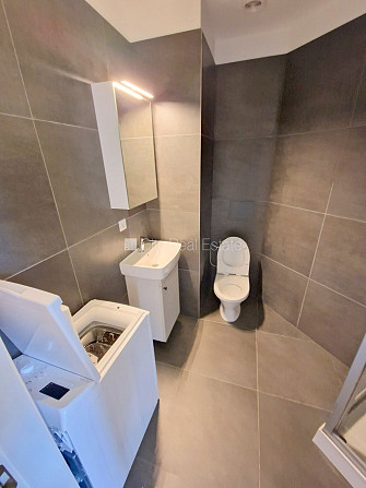 Fasādes māja, renovēta māja, slēgts pagalms, ieeja no ielas un pagalma, kāpņu telpa pēc Rīga - foto 6