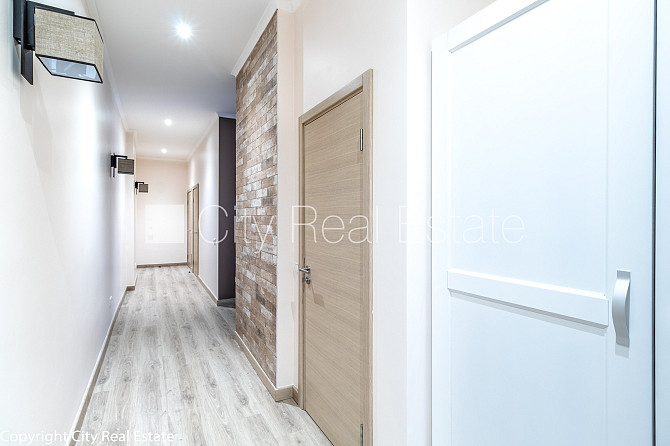 Fasādes māja, guļamistabu skaits 2 gab., istabas izolētas 2 gab., studio tipa, virtuve Rīga - foto 15