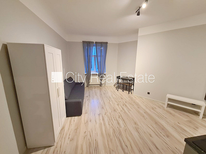 Pagalma ēka, renovēta māja, slēgts pagalms, ieeja no ielas un pagalma, ir lifts, kāpņu telpa Rīga - foto 9