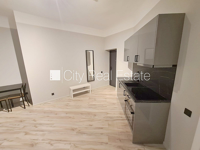 Pagalma ēka, renovēta māja, slēgts pagalms, ieeja no ielas un pagalma, ir lifts, kāpņu telpa Rīga - foto 6