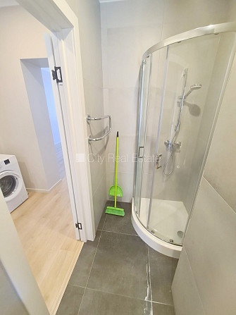 Pagalma ēka, renovēta māja, slēgts pagalms, ieeja no ielas un pagalma, ir lifts, kāpņu telpa Rīga - foto 10