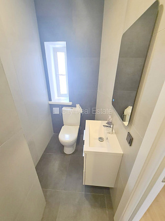 Pagalma ēka, renovēta māja, slēgts pagalms, ieeja no ielas un pagalma, ir lifts, kāpņu telpa Rīga - foto 11