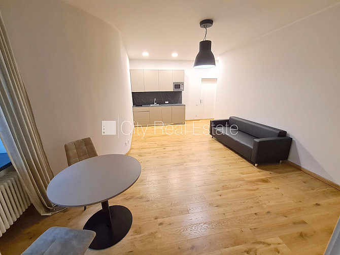 Pagalma ēka, renovēta māja, slēgts pagalms, ieeja no pagalma, ir lifts, kāpņu telpa pēc Rīga - foto 2