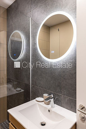 Pagalma ēka, renovēta māja, slēgts pagalms, ieeja no pagalma, ir lifts, kāpņu telpa pēc Rīga - foto 15