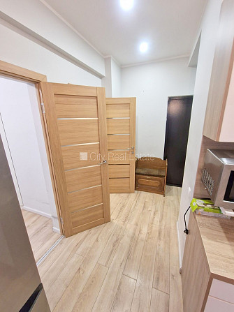 Pagalma ēka, renovēta māja, labiekārtots apzaļumots pagalms, vieta automašīnai, kāpņu Rīga - foto 8