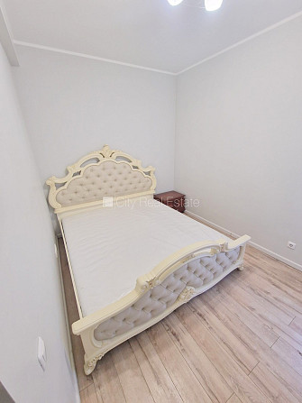Pagalma ēka, renovēta māja, labiekārtots apzaļumots pagalms, vieta automašīnai, kāpņu Rīga - foto 11