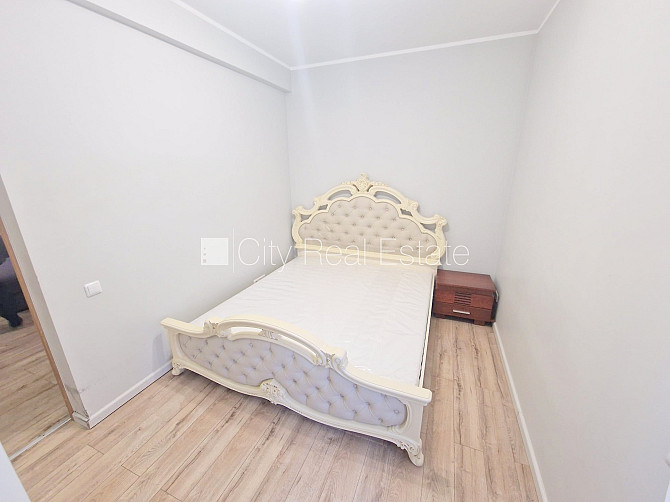 Pagalma ēka, renovēta māja, labiekārtots apzaļumots pagalms, vieta automašīnai, kāpņu Rīga - foto 9
