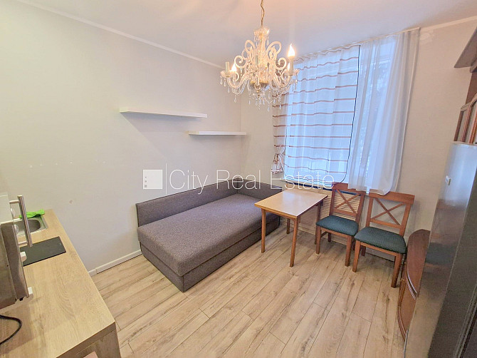 Pagalma ēka, renovēta māja, labiekārtots apzaļumots pagalms, vieta automašīnai, kāpņu Rīga - foto 5