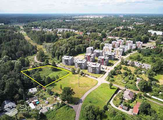 Pārdod 3793 m2 zemes gabalu Bišumuižā blakus uzceltajam daudzdzīvokļu māju projektam "Bišumuiža". Ze Rīga