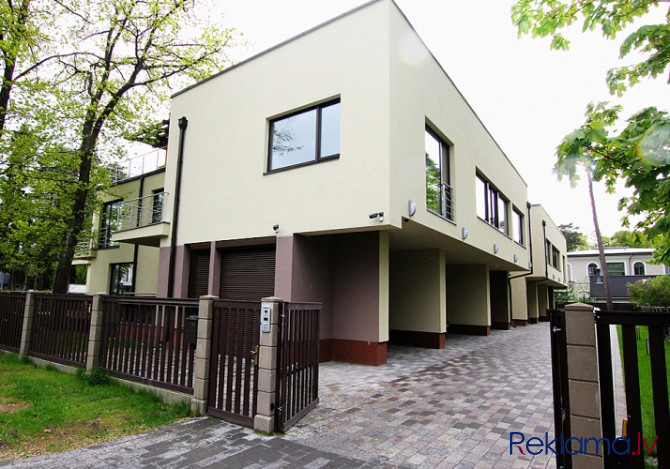 For long term rent fully furnished and equipped 2-bedroom apartment in the city center in a quiet co Рига - изображение 9