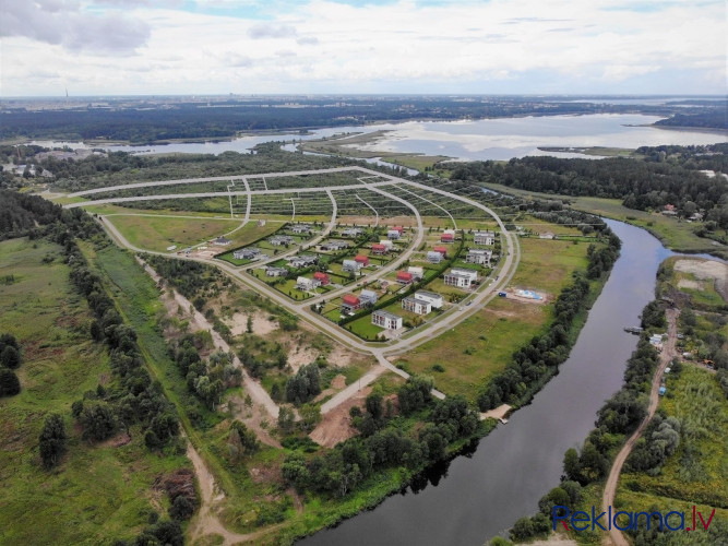 Pārdod ļoti gaišu divstāvu ēku Teikā.  Pirmajā stāvā atrodas priekštelpa, plaša zāle, Rīga - foto 11