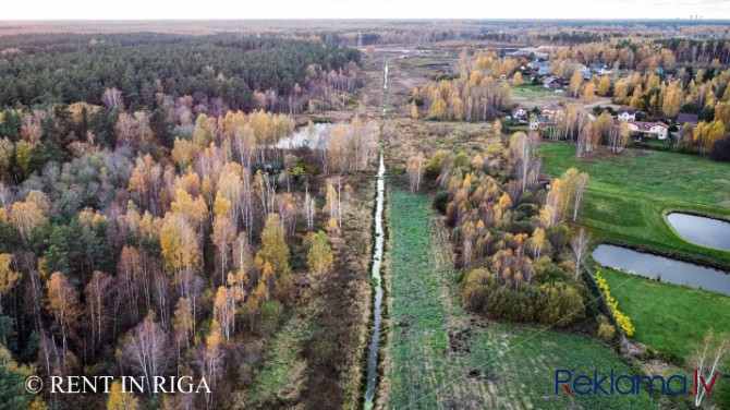 Tiek pārdota gaiša, omulīga, labi uzturēta māja ar kamīnu un tradicionālu koka guļbaļķu Jūrmala - foto 3