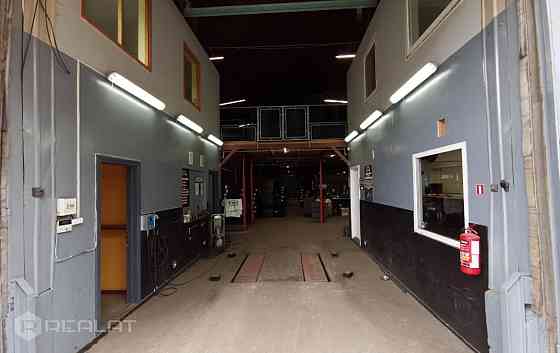 Pieejamas angāra telpas Rīgas Kinostudijas teritorijā. Angārs 420 m2, ir 2 vārti, pa kuriem var iebr Rīga
