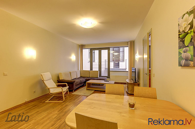 Īrei tiek piedāvāts dzīvoklis renovētā fasādes mājā, Rīgas Klusajā centrā, vēstniecību rajonā. Preti Рига - изображение 7