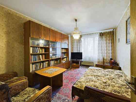 Pārdodu 2-istabu dzīvokli Kauguros, Jūrmalā. Dzīvoklī ir divas izolētas istabas, atsevišķa virtuve u Jūrmala