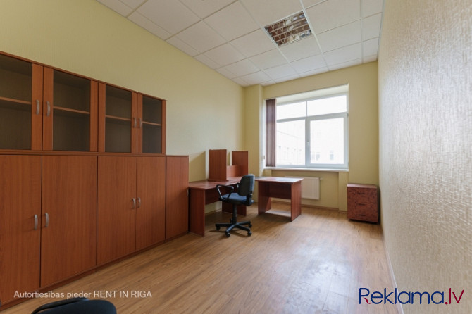 Iznomā dažāda izmēra nesen remontētas biroja telpas.  Var izvēlēties vairākus kabinetus Rīga - foto 6