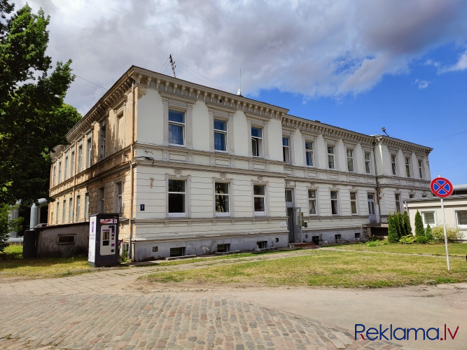 Birojs skaistā pirmskara laika ēkā.  Telpās tikko pabeigts kapitālais remonts, apdare tiks Rīga - foto 6